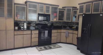 Huge 2600sf 4 bedroom 4.5 bath Condo close to SpaceX and South Padre Island