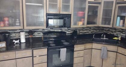 Huge 2600sf 4 bedroom 4.5 bath Condo close to SpaceX and South Padre Island