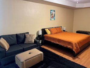 3 habitaciones, tabla de planchar con plancha, wifi y ropa de cama