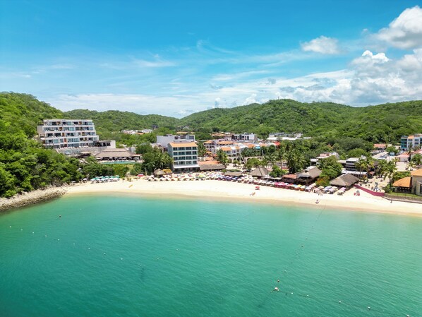 Beach towels - Cozy 1 bedroom condo right on the beach in Santa Cruz - walk to everything! (Bahía de Santa Cruz Huatulco)