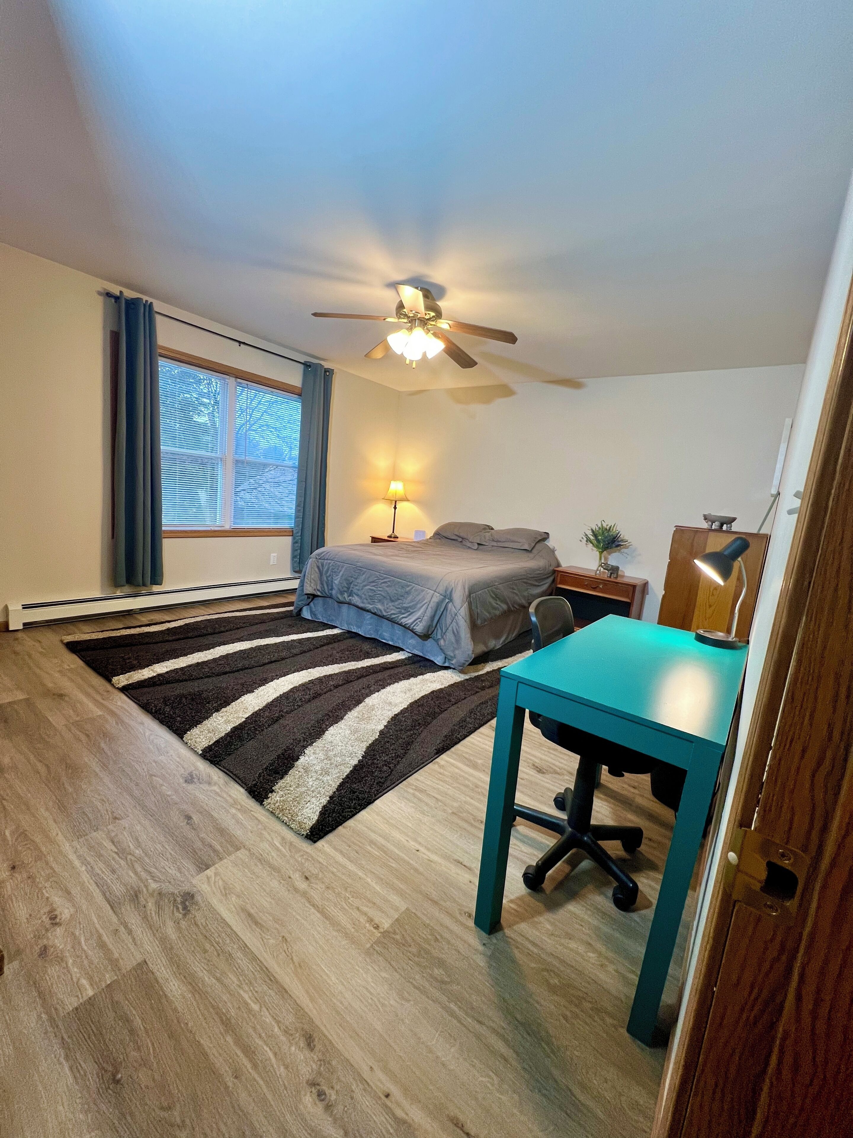 1 bedroom, desk, iron/ironing board, WiFi