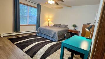 1 bedroom, desk, iron/ironing board, WiFi