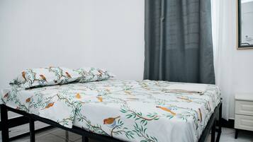 1 dormitorio, tabla de planchar con plancha, wifi