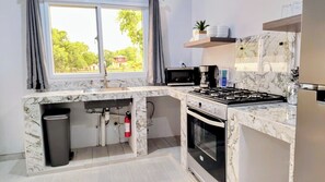 雪櫃、微波爐、爐具、咖啡機/沖茶器