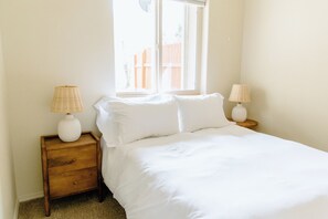 5 habitaciones, tabla de planchar con plancha y wifi gratis 