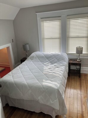 4 chambres, fer et planche à repasser, Wi-Fi gratuit, draps fournis