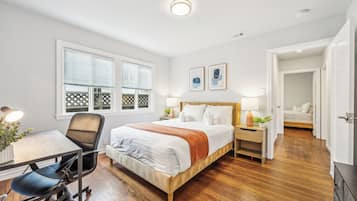 2 bedrooms, desk, iron/ironing board, free WiFi