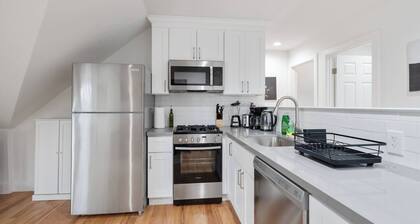 <4 BED > Quiet 3BR Nr Downtown/Food/Ferry