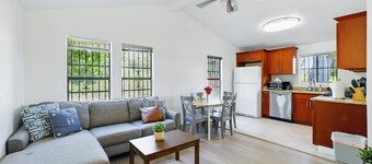 Private 2-Bedroom Retreat with Separate Entrance