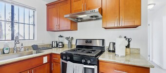 Private 2-Bedroom Retreat with Separate Entrance