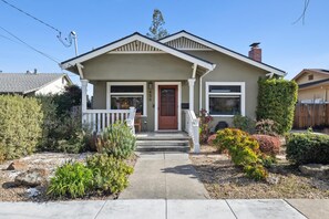 Exterior - Charm & Modern 1920s Craftsman Vintage Comfort (San Jose)