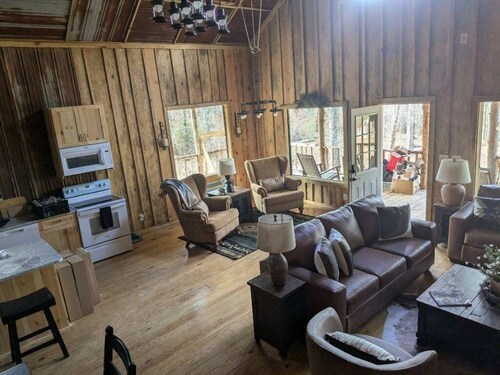 Hidden Oaks Grand Cabin #1