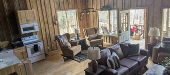 Hidden Oaks Grand Cabin #1