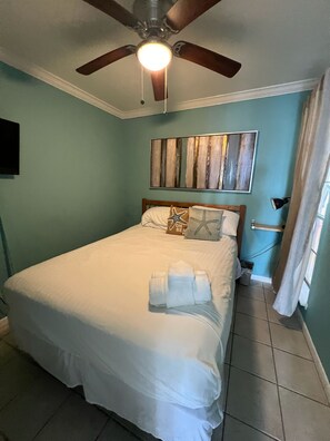 1 chambre, fer et planche à repasser, accès au Wi-Fi (inclus)