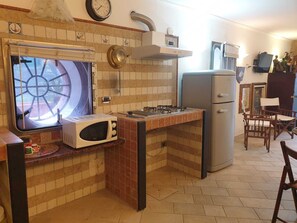 Fridge, microwave, stovetop, electric kettle