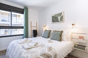 3 bedrooms, iron/ironing board, WiFi (free), bed sheets