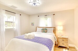 3 bedrooms, iron/ironing board, free WiFi, bed sheets