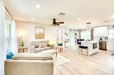 Charming woodsy in Westlake area