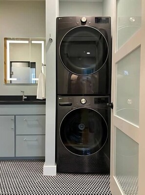 Interior - Wander & Wonder: A Hidden Gem in Portland’s Heart (Portland)