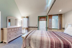 2 bedrooms, iron/ironing board, Internet, bed sheets