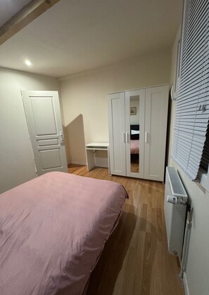 2 bedrooms, iron/ironing board, travel crib, bed sheets