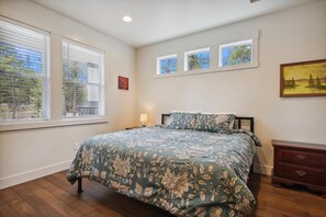 House, Multiple Beds (Downey Hideaway) | 5 bedrooms - Downey Hideaway (Bend)