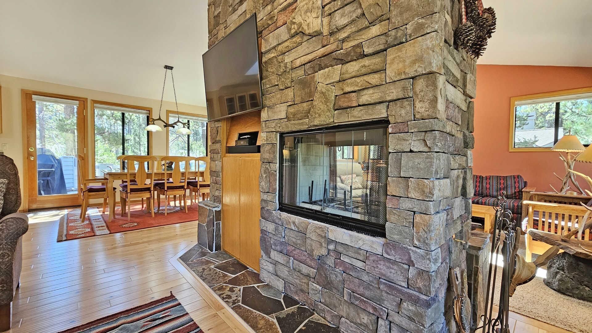 House, Multiple Beds (Oregon Loop 45) | Living area