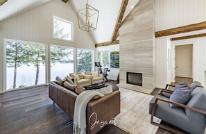 Interior - 7 bed 5 bath cottage on Lake Joseph + Bunkie with an incredible Beach (Port Carling)
