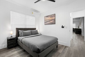 3 habitaciones, tabla de planchar con plancha, wifi y ropa de cama