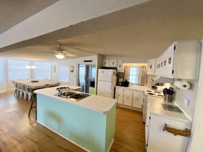 Fridge, microwave, oven, stovetop - Ocean Lakes Site MH31 | 5 bdrm 3.5 bath, Sleeps 12 guest (Surfside Beach)