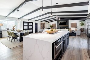 Interior - The Perfect Desert Escape - Pool - Spa - Dogs - Close to All (Bermuda Dunes)