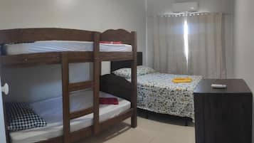 2 quartos, ferros/tábuas de passar roupa, Wi-Fi, roupa de cama