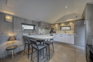 Fridge, microwave, oven, dishwasher