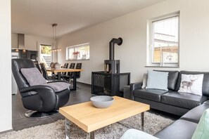 スマートテレビ、暖炉