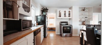 Stay & Play 1720 | Arcade Family Pets Yard Firepit