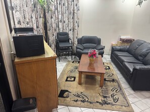 ฝ่ายต้อนรับ