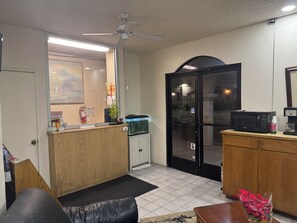 ฝ่ายต้อนรับ