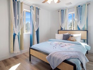 5 bedrooms, WiFi, bed sheets