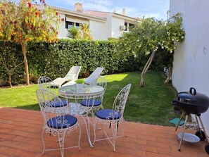 Outdoor dining - Villa Porches | Algarve | Beach | Tranquillity (Algarve - Porches)
