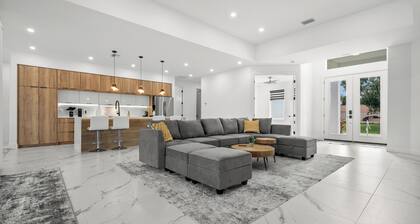 Luxury 3-bedroom Villa with Heated pool and spa
