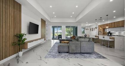 Luxury 3-bedroom Villa with Heated pool and spa