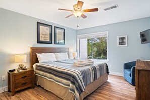 2 chambres, fer et planche à repasser, Wi-Fi, draps fournis