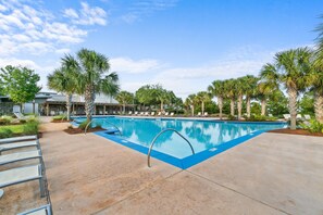 A heated pool - Spacious 4BR Beach House, Game Room, Golf Cart (Port St Joe)