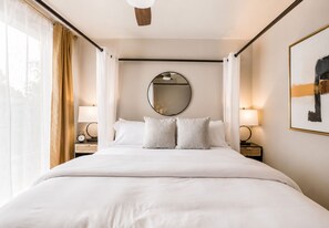 2 habitaciones, tabla de planchar con plancha y cuna de viaje 