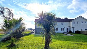 Unclassified image, 3 of 66, button - 2 x 3 Bedroom houses side by side quiet peaceful location , Amazing views. (Marazion)