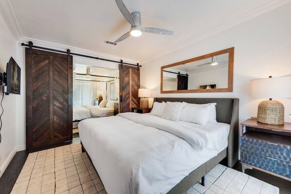 2 bedrooms, desk, iron/ironing board, travel cot