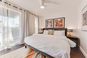2 bedrooms, iron/ironing board, travel crib, free WiFi - Zen Loft with dual king beds, resort-style pool, and luxury amenities. (Dallas)