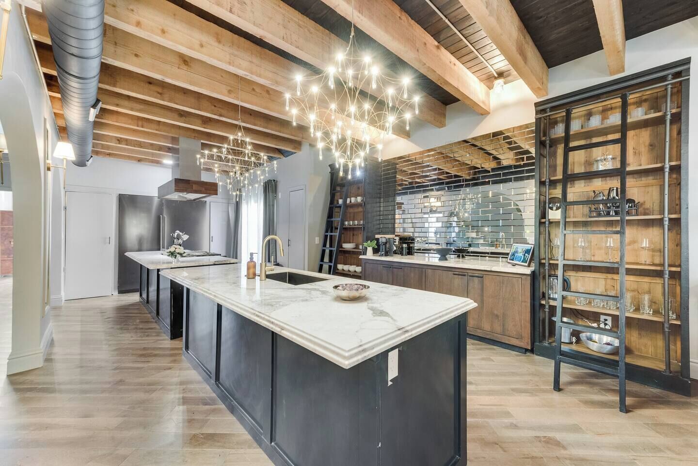 ثلاجة، ميكروويف، فرن، موقد طهي مسطح