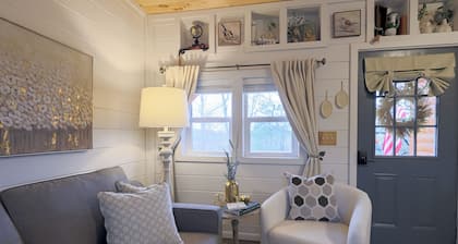 Private Cabin - Hiking. Getaway. Near the ARK. No Cleaning Fees