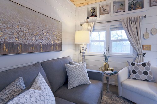 Private Cabin - Hiking. Getaway. Near the ARK. No Cleaning Fees